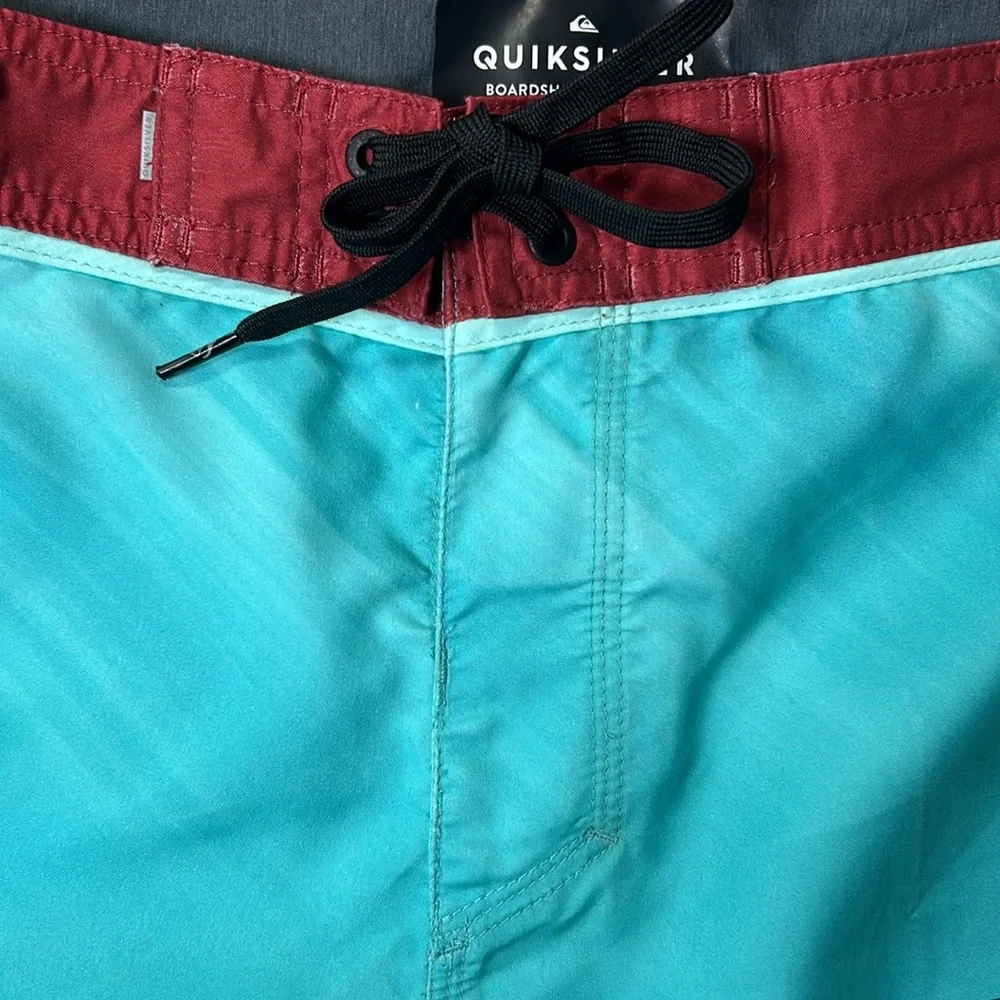 QUIKSILVER Boardshorts Baggies Trunks Men 32 MidLength 19” NEW Beach Swim Pocket